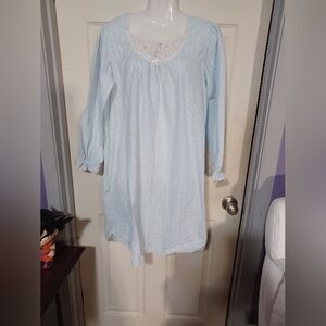 Light Blue Long Sleeve Nightgown M